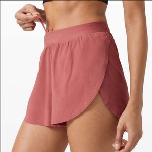 Lululemon Find your pace short size 6